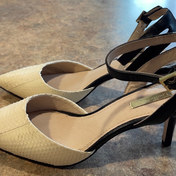 Louise et Cie ladies dress shoes, black & cream. Never worn! 2 1/2” heel. - Picture 3 of 3
